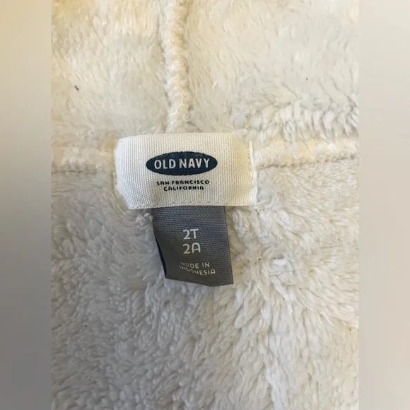 2/$12 Old Navy white Sherpa with a mauve color - Picture 5 of 6